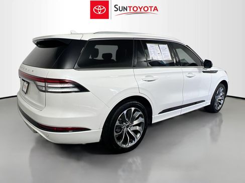 Used 2023 Lincoln Aviator Grand Touring AWD/4WD image 4