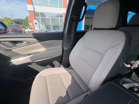 Used 2026 Chevrolet Traverse LT w/ Driver Confidence Package FWD image 12