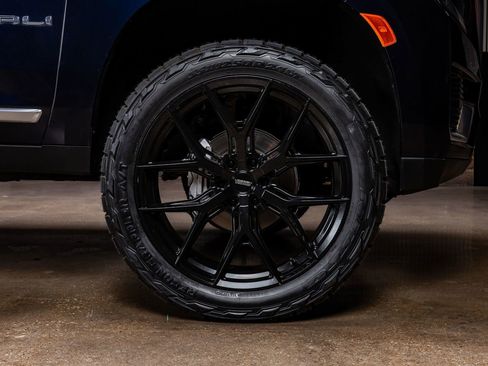 Used 2024 GMC Yukon XL Denali image 12