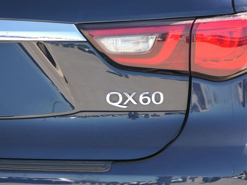 Used 2019 INFINITI QX60 Luxe w/ Essential Package image 4