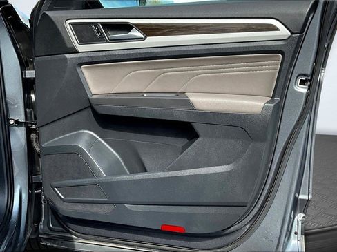 Used 2022 Volkswagen Atlas SE image 24