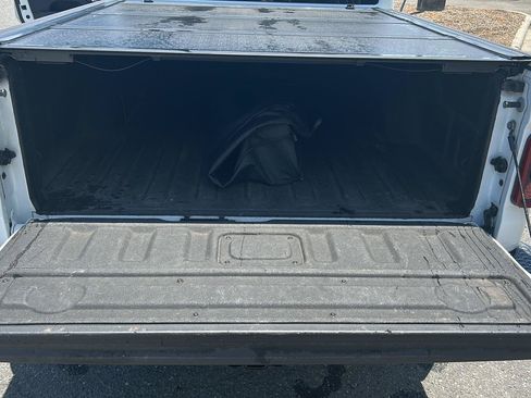Used 2021 Jeep Gladiator Overland AWD/4WD image 14