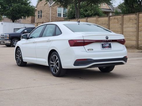 Used 2025 Volkswagen Jetta Sport FWD image 3