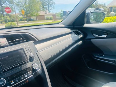 Used 2019 Honda Civic LX image 10