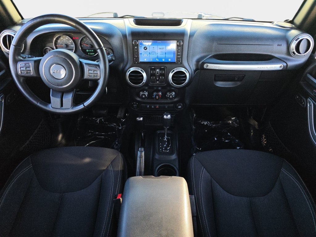 Used 2015 Jeep Wrangler Unlimited Sahara w/ Connectivity Group AWD/4WD image 10