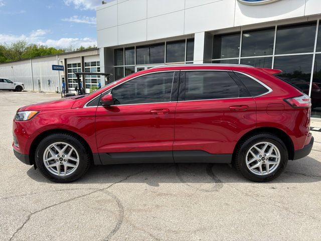 Used 2024 Ford Edge SEL w/ Convenience Package AWD/4WD image 4