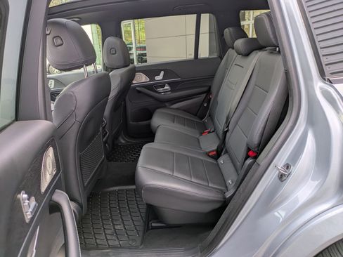 Used 2025 Mercedes-Benz GLS 450 4MATIC image 27