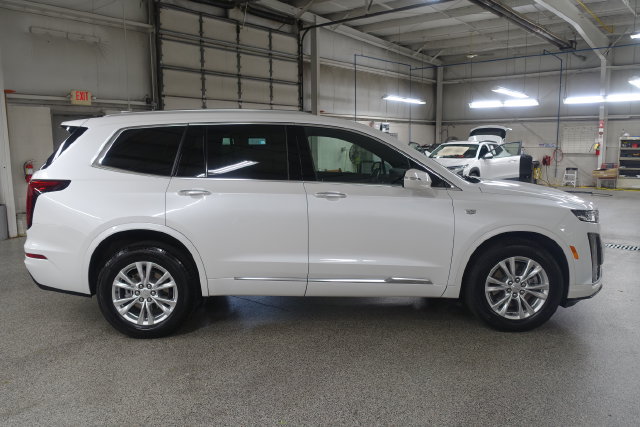 Used 2024 Cadillac XT6 Luxury w/ LPO, Floor Liner Package AWD/4WD image 8