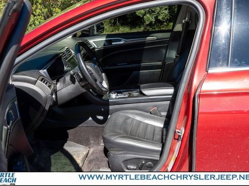 Used 2017 Ford Fusion SE w/ Fusion SE Technology Package image 17