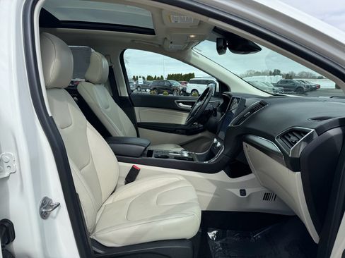 Used 2022 Ford Edge Titanium w/ Class II Trailer Tow Package image 12