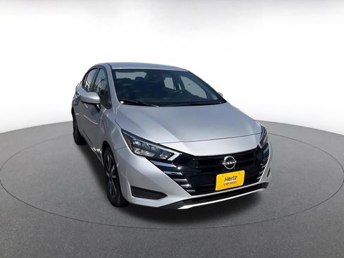 Used 2025 Nissan Versa SV FWD image 3