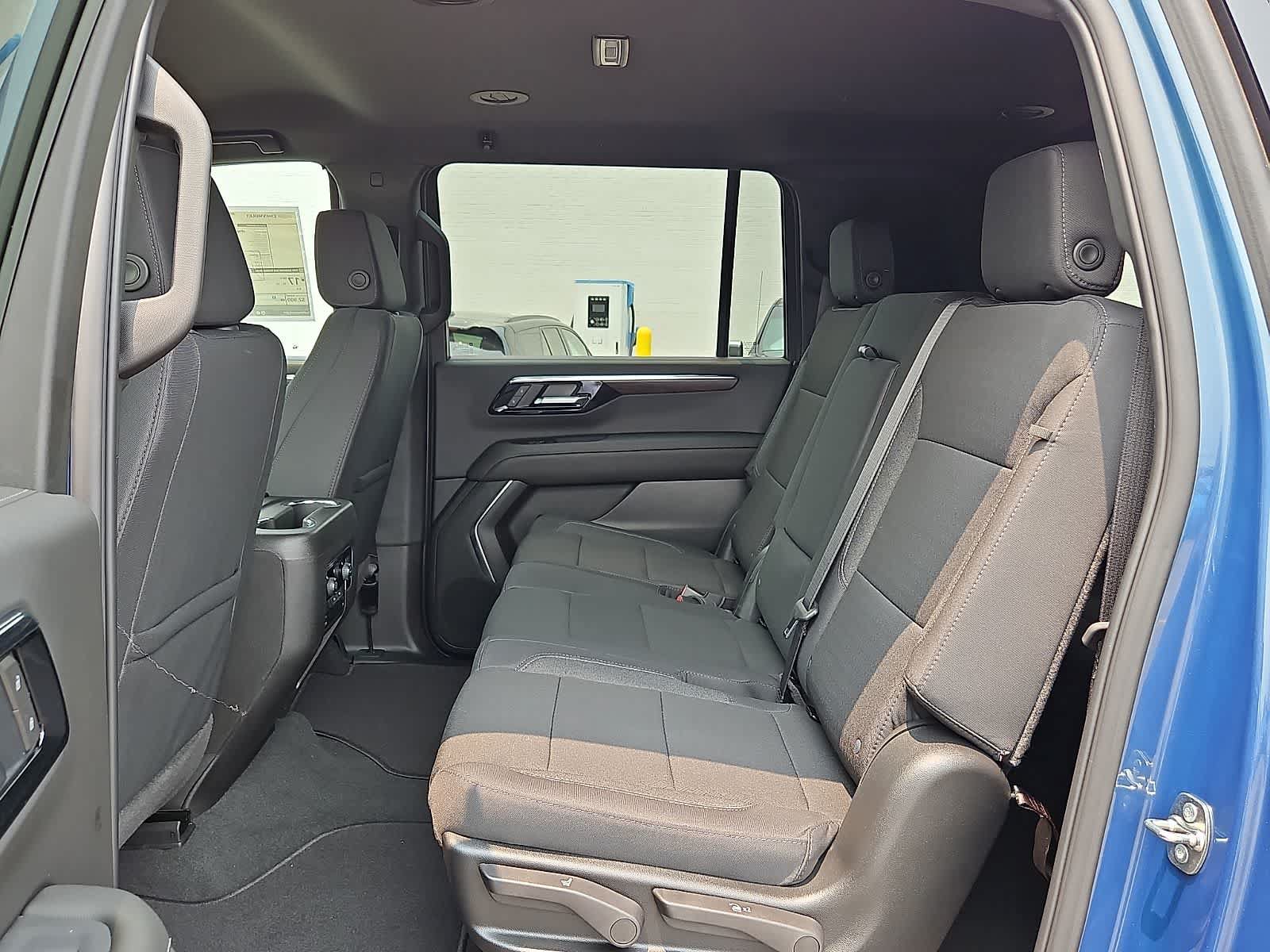 New 2026 Chevrolet Suburban LS RWD image 8