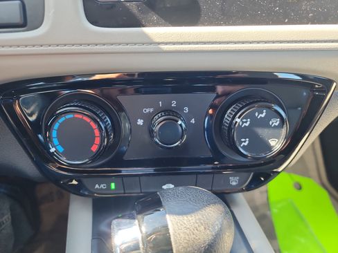 Used 2020 Honda HR-V LX image 15