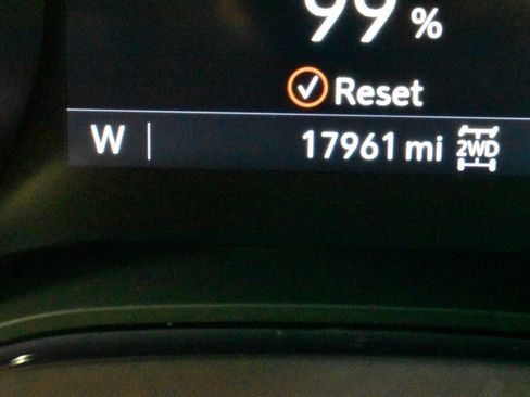 Used 2023 Buick Encore GX Essence w/ Experience Buick Package image 24