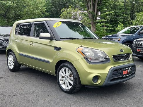 Used 2013 Kia Soul + w/ Audio Pkg FWD image 2