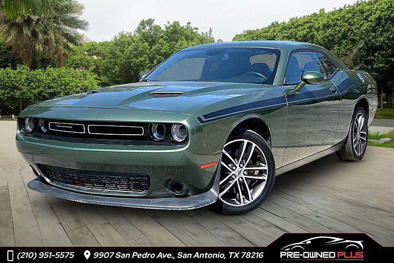 Used 2019 Dodge Challenger SXT AWD/4WD image 1