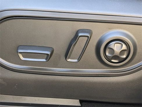 New 2025 Jeep Grand Cherokee Altitude image 16