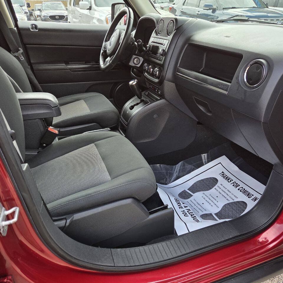 Used 2012 Jeep Patriot Latitude w/ Sun/Sound Group FWD image 15