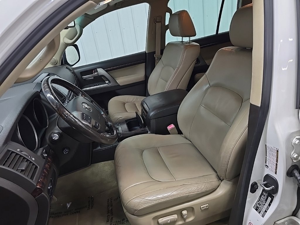 Used 2008 Toyota Land Cruiser w/ Upgrade Pkg AWD/4WD image 31