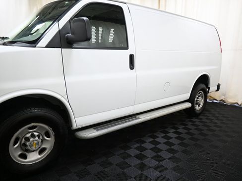 Used 2023 Chevrolet Express 2500 w/ Driver Convenience Package image 15