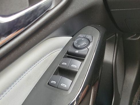 Used 2025 Chevrolet Trax LT w/ Driver Confidence Package FWD image 13