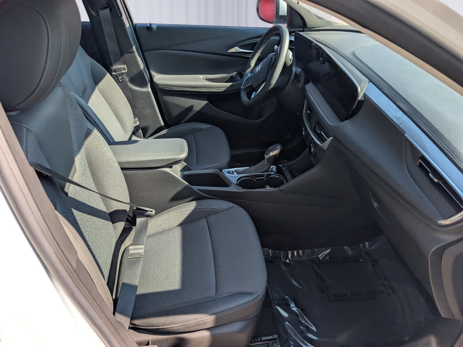 Certified 2024 Buick Encore GX Preferred w/ Advanced Technology Package FWD image 10