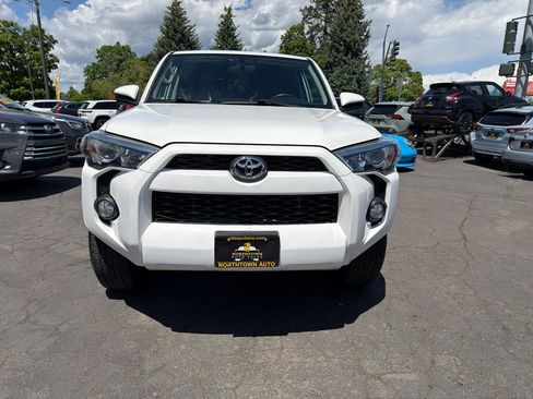 Used 2019 Toyota 4Runner SR5 AWD/4WD image 12