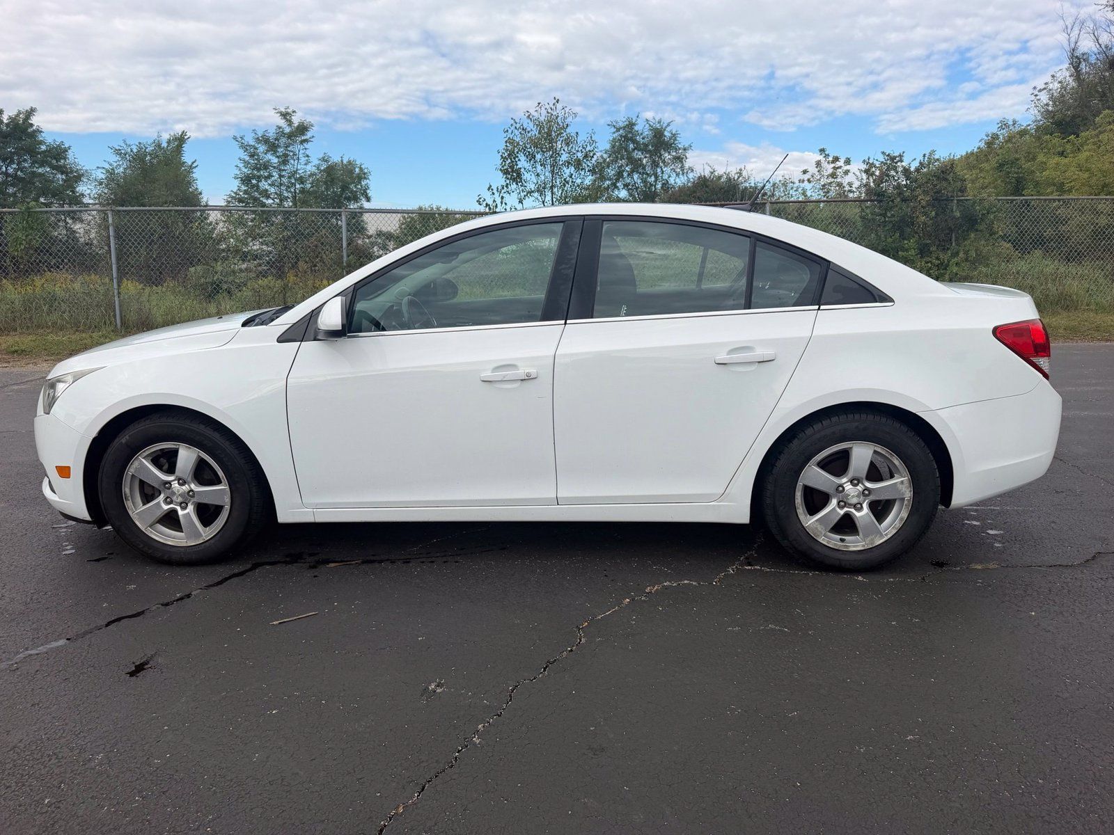 Used 2014 Chevrolet Cruze LT FWD image 9