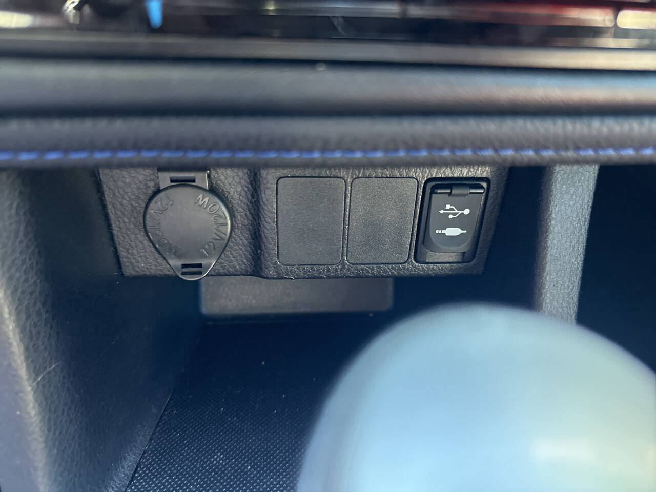 Used 2017 Toyota Corolla SE w/ Carpet Mat Package (TMS) FWD image 40
