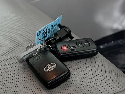 Used 2013 Toyota Highlander Limited FWD image 35