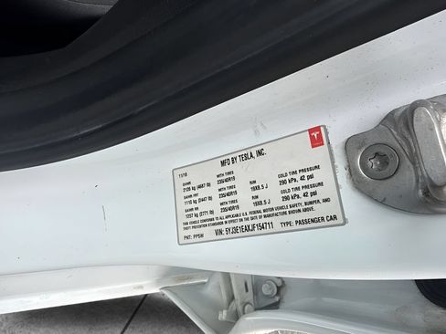Used 2018 Tesla Model 3 Mid Range RWD image 23