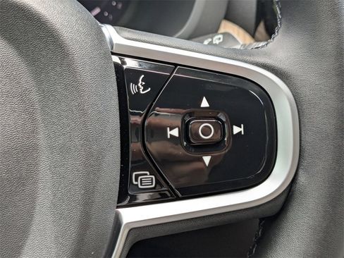 New 2026 Volvo XC60 B5 Plus w/ Climate Package image 28