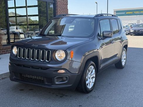 Used 2018 Jeep Renegade Latitude FWD image 1
