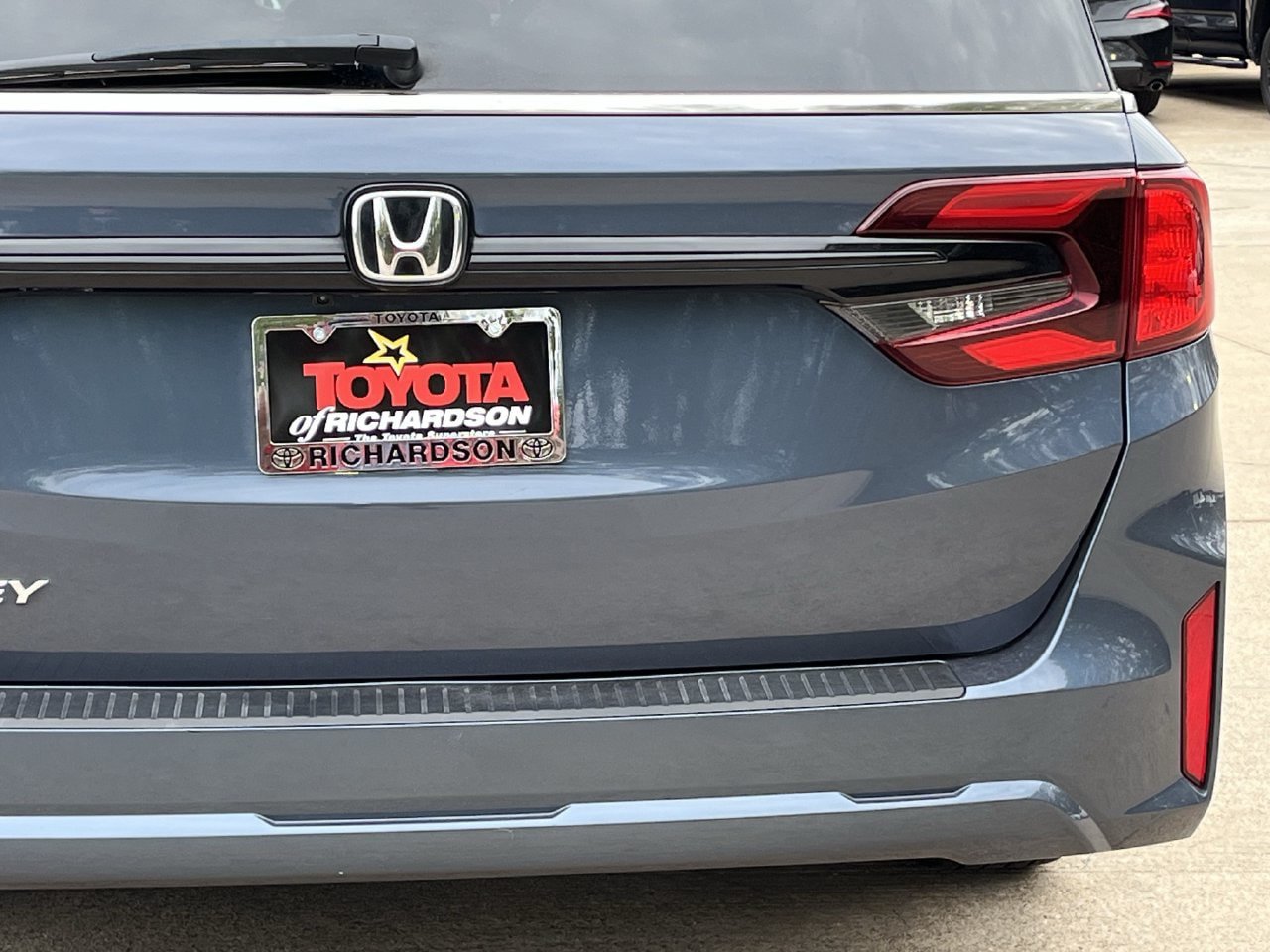 Used 2025 Honda Odyssey EX-L image 6