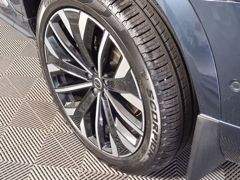 Used 2025 Volvo XC90 B6 Plus w/ Protection Package Premier image 14