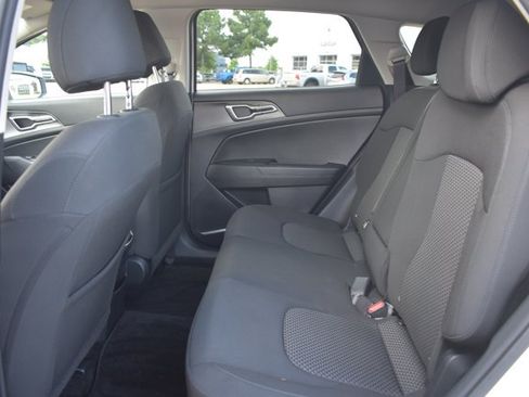 Used 2023 Kia Sportage LX AWD/4WD image 14