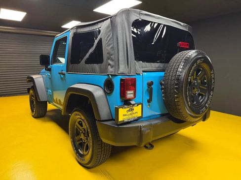 Used 2018 Jeep Wrangler Sport AWD/4WD image 4