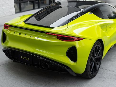 Used 2025 Lotus Emira RWD image 17
