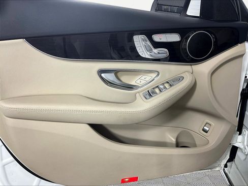 Used 2017 Mercedes-Benz C 300 4MATIC Sedan image 20