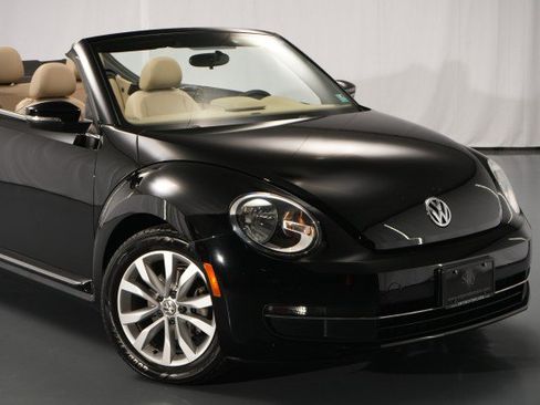 Used 2013 Volkswagen Beetle TDI FWD image 8