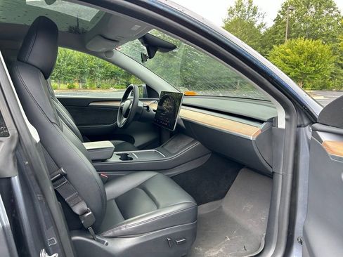 Used 2023 Tesla Model Y Long Range AWD/4WD image 41