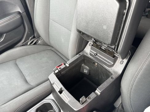 Used 2019 Jeep Wrangler Unlimited Sahara w/ Cold Weather Group image 25