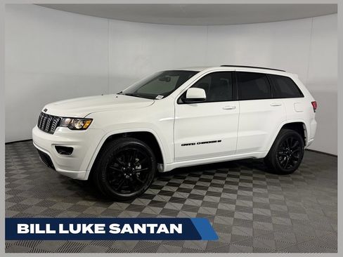 Used 2022 Jeep Grand Cherokee Laredo X AWD/4WD image 1