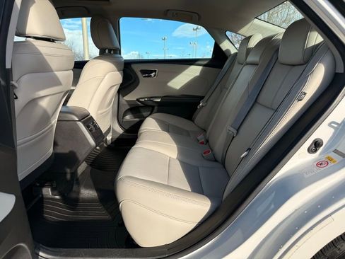 Used 2018 Toyota Avalon XLE Premium image 23