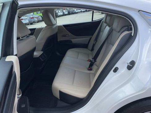 Used 2020 Lexus ES 350 w/ Premium Package FWD image 9