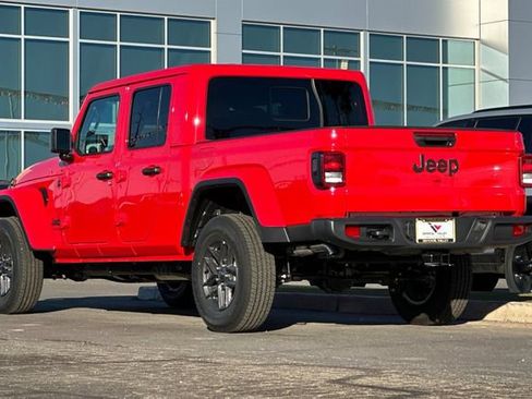 New 2026 Jeep Gladiator Sport AWD/4WD image 9