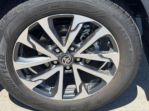 Certified 2025 Toyota Corolla Cross XLE w/ Convenience Package FWD image 8