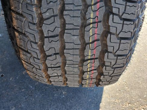 New 2026 GMC Canyon Elevation w/ Convenience Package image 15