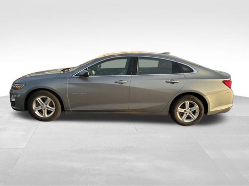 Used 2024 Chevrolet Malibu LT FWD image 2