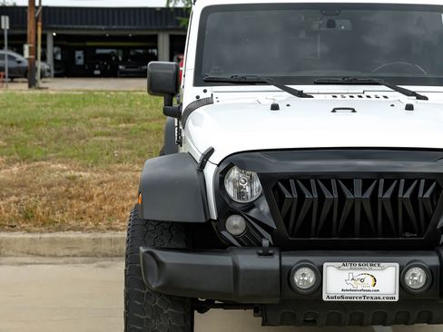 Used 2018 Jeep Wrangler Unlimited Sport S AWD/4WD image 43